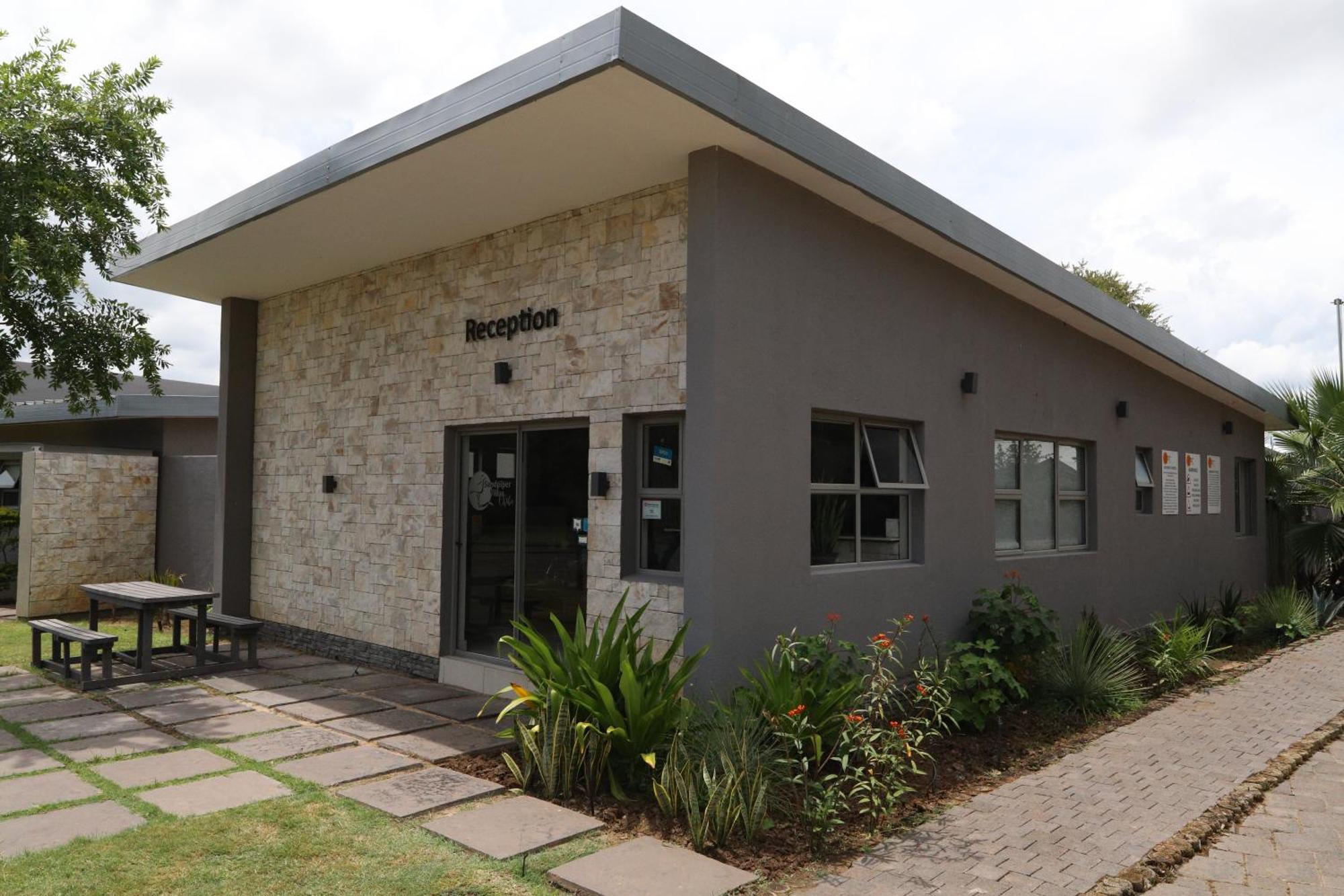 Sandpiper Villas Chobe Kasane Buitenkant foto